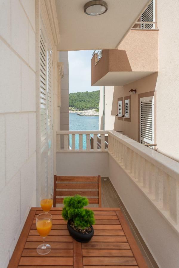 Stonehouse Guest house *